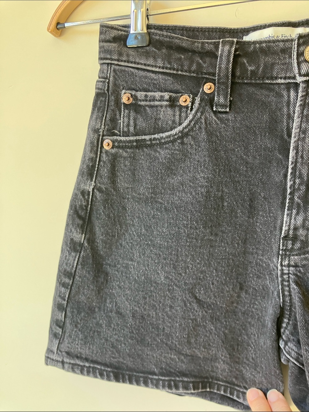 ABERCROMBIE & FITCH The Dad Shorts High Rise Black Wash Denim Size 25/0 - Picture 3 of 11